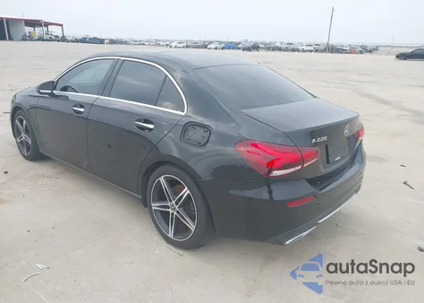 2019 Mercedes-Benz A 220 z USA, uszkodzony, nr VIN WDD3G4EB0KW021978